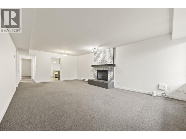 Photo - 275 Orwell St