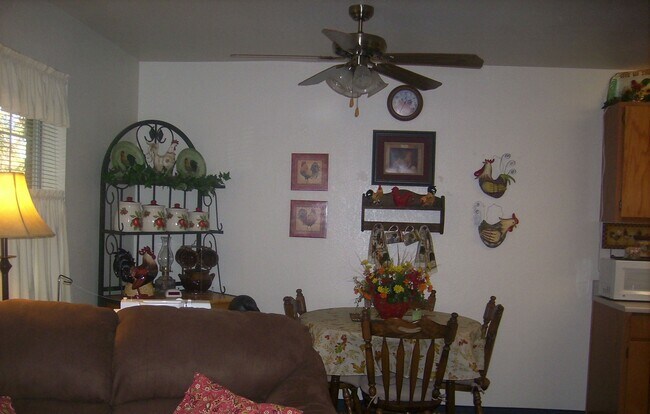 Photo - 101 Seniors Ave Unidad #101