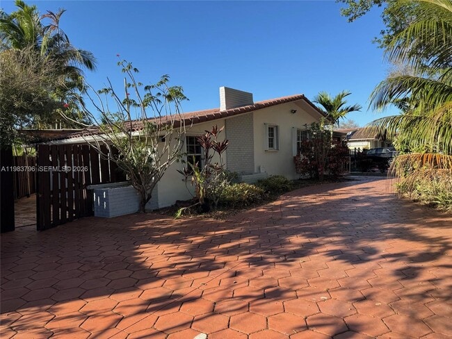 Photo - 65 Bentley Dr