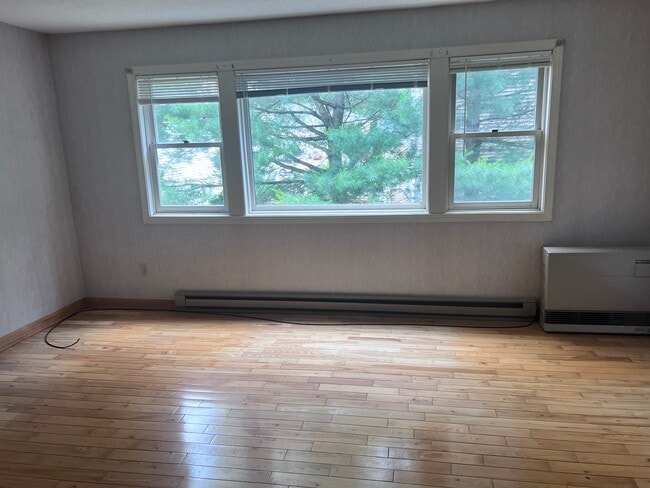 Building Photo - 16 Smithwheel Rd Unit pine crest condo