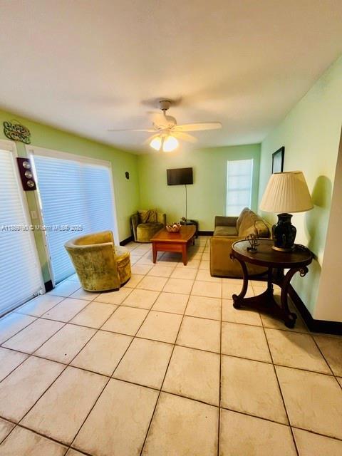 Photo - 202 W Canal Dr