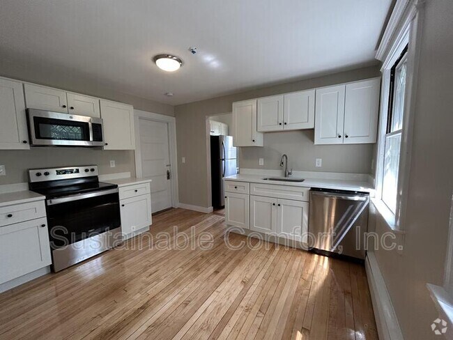 Building Photo - 16 Roxbury St Rental