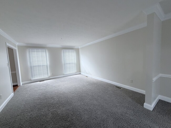 Photo - 6112 Moncreiffe Rd