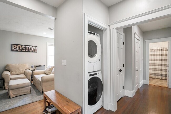 Photo - 17 Howes St Unit 3