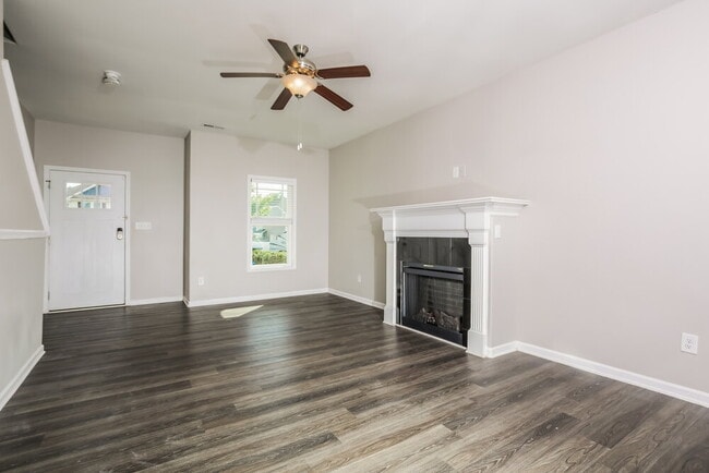 Photo - 408 Deer Grove Ln