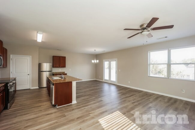 Photo - 7156 Tanger Blvd