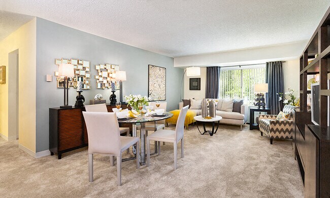 Living/Dining Room