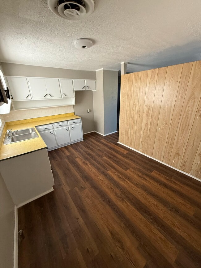 Photo - 2719 S Fairfield St