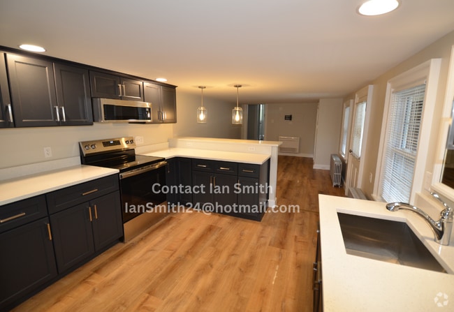 Building Photo - 109 E Pomfret St Unit 2 Rental