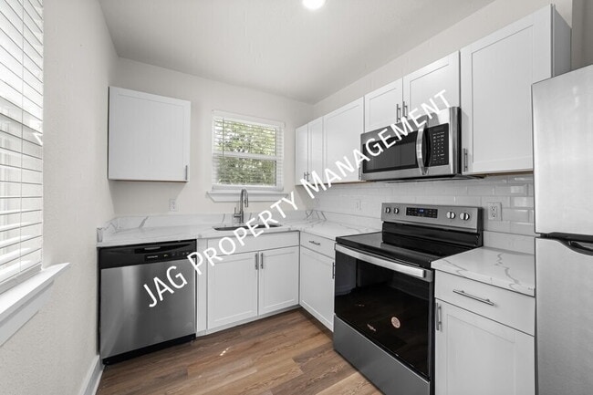 Photo - 1074 Day Ave