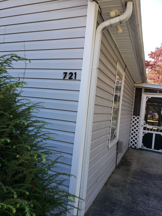 Photo - Claire Avenue Duplex Unit 721