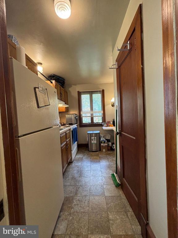 Photo - 194 Shewell Ave