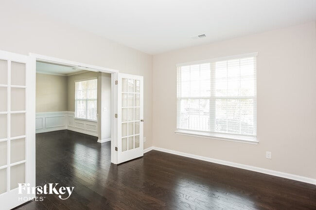 Photo - 15516 Laverack Ln