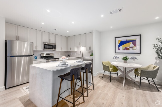 2BR, 2BA - 1,409SF - Kitchen - Bowling Brook Apartments