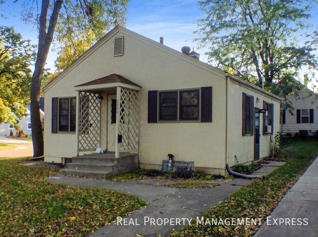 2 Bed 2 Bath in Central Sioux Falls - 2 Bed 2 Bath in Central Sioux Falls House