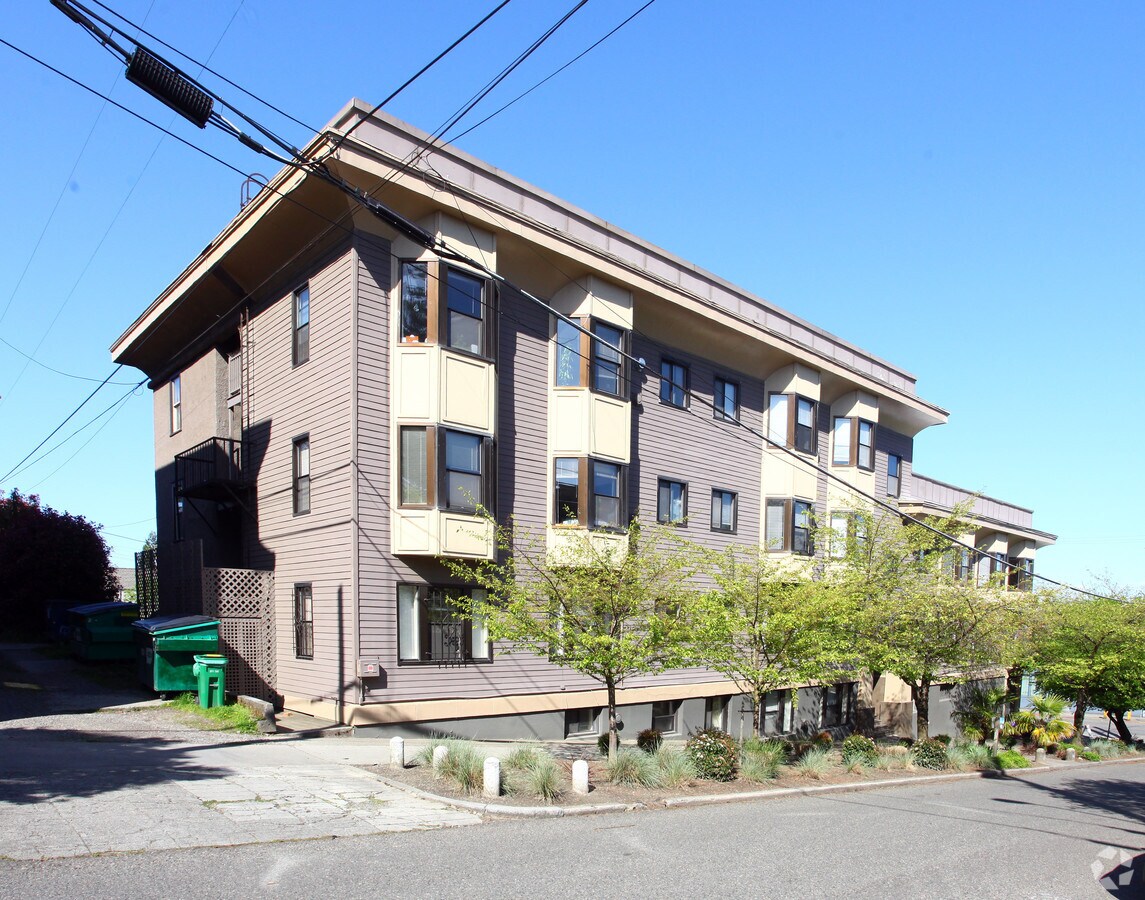 Regis Apartments - Regis Apartments