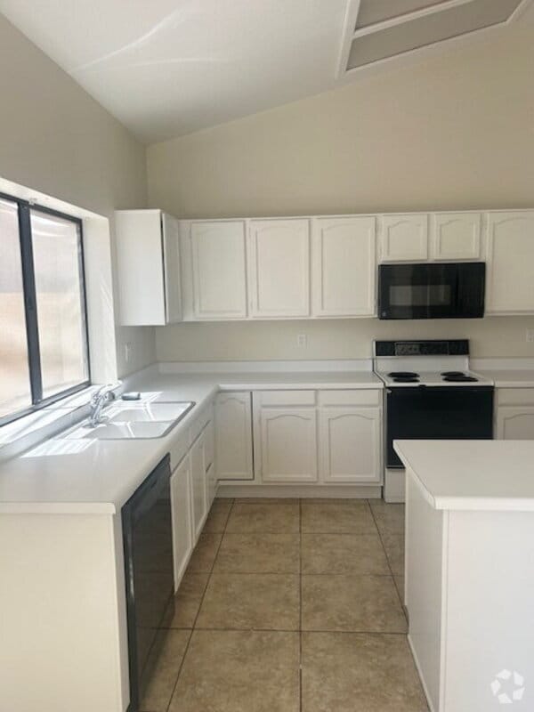 Building Photo - 4543 W Shannon St Rental