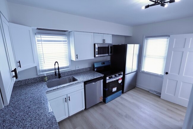 Photo - 787 Austin Ave