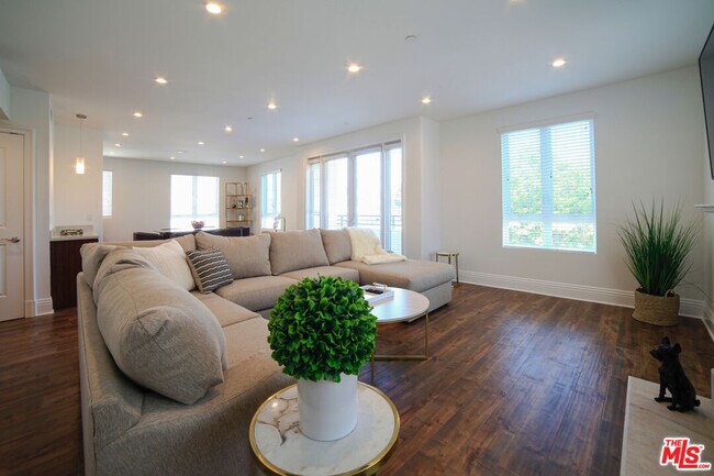 Photo - 907 S Shenandoah St Unidad Ph 401