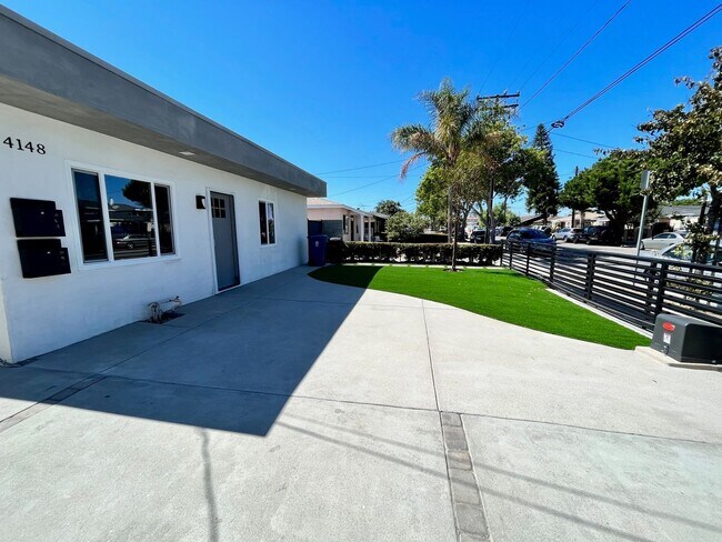 Photo - Bright and fresh Lawndale front house
