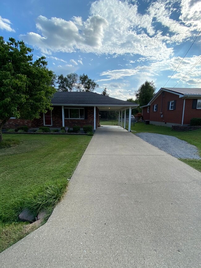 Photo - 320 Port William Ln
