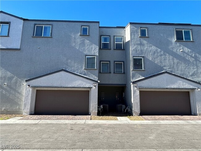 Building Photo - 3625 Cabernet St