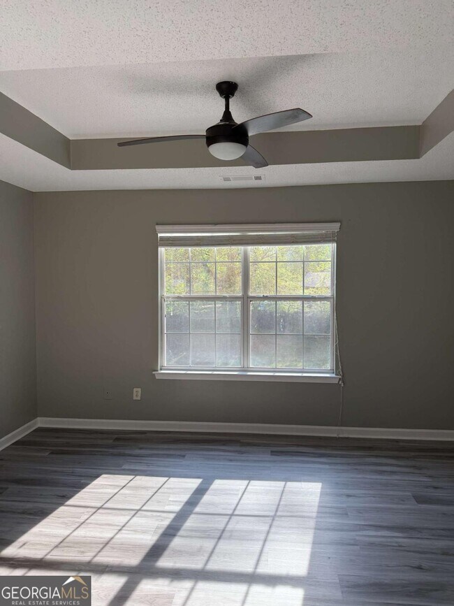 Photo - 2324 Coach Way