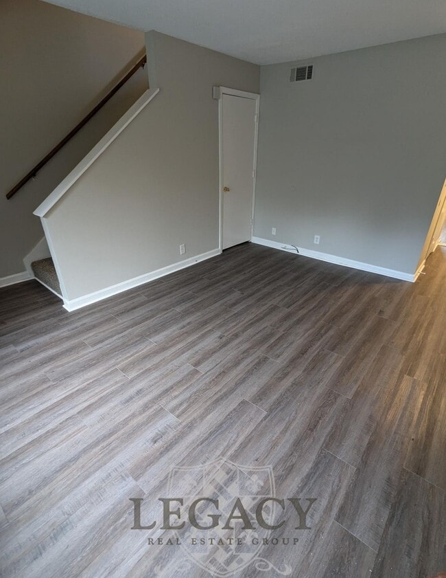 Photo - 813 Holder Ct