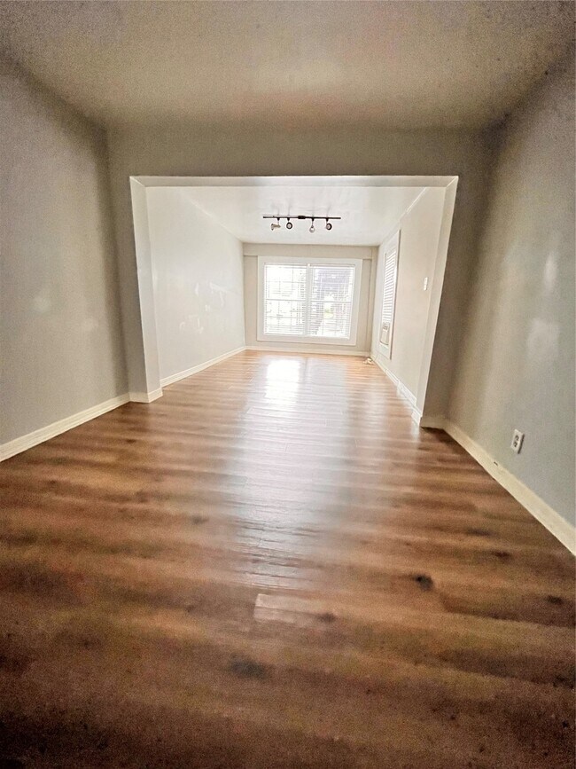 Photo - 911 Byrne St Unidad 8