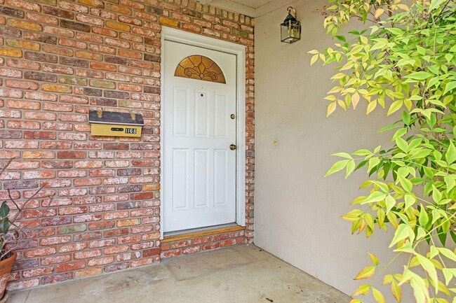 Photo - Lovely 2BR 1BA Duplex in Desirable Area in Redwood City