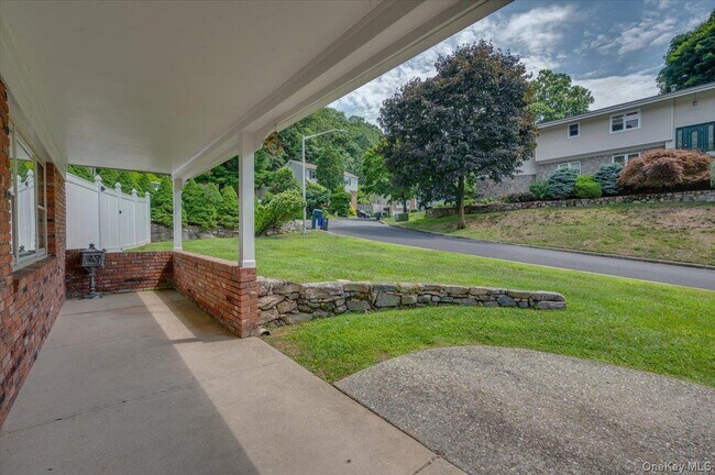 7 Shaw Ln