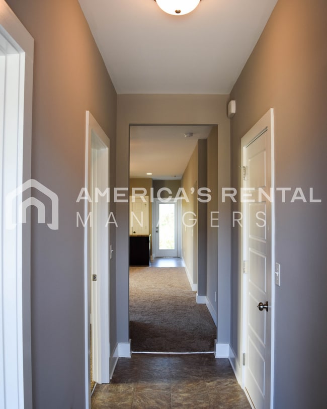 Photo - 843 Kent Dr