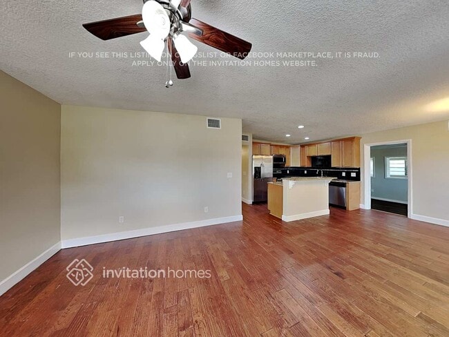 Photo - 1821 Carrigan Ave