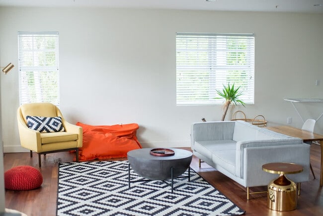 Photo - 747 4th St Unidad ID1320733P
