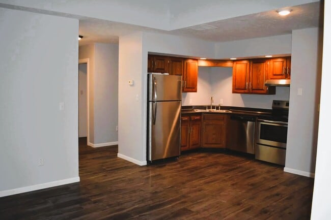 Building Photo - Woodlands Unit 9