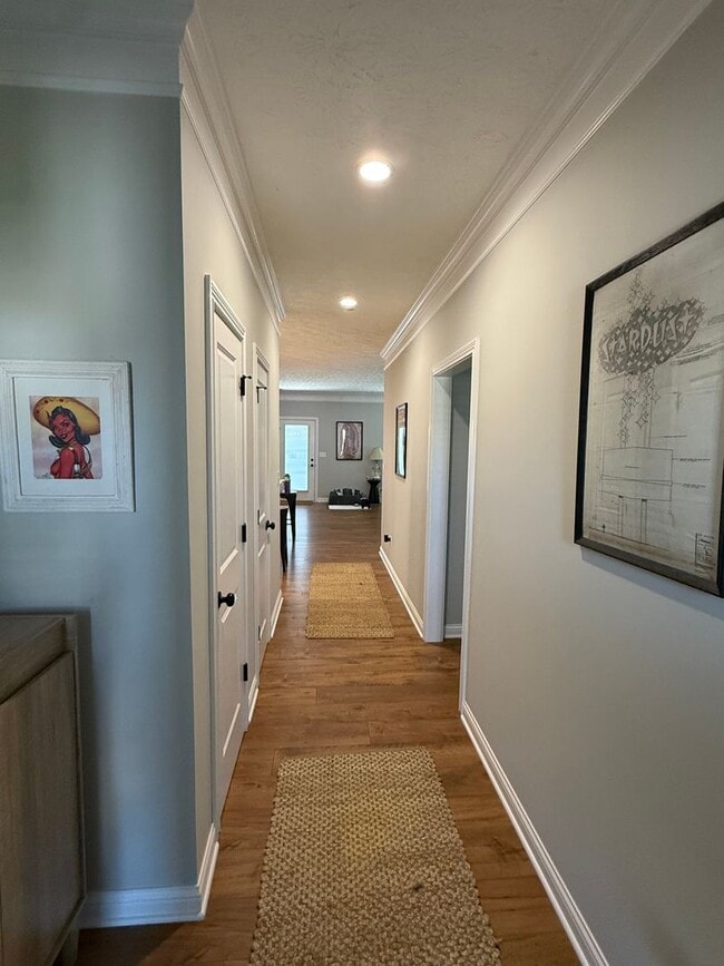 Photo - 128 Aiden Ln