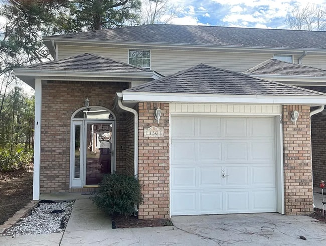 Building Photo - 136 Noblat Dr