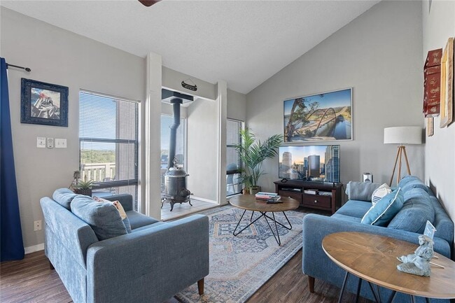 111 Comanche Dr