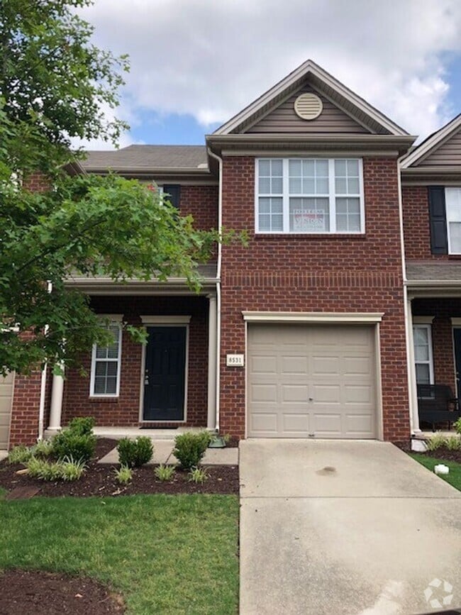 Building Photo - Brentwood Townhome For Lease