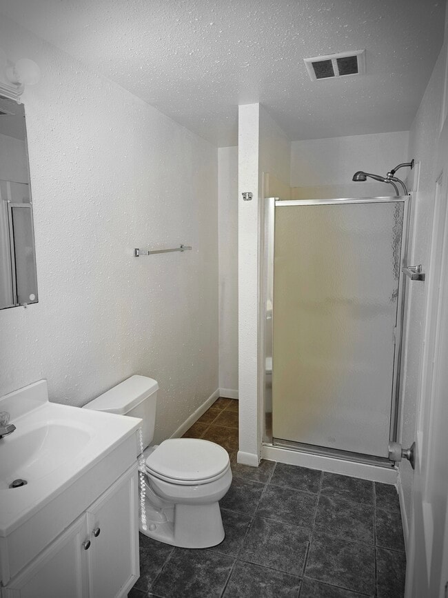 Photo - 244 S 4th St