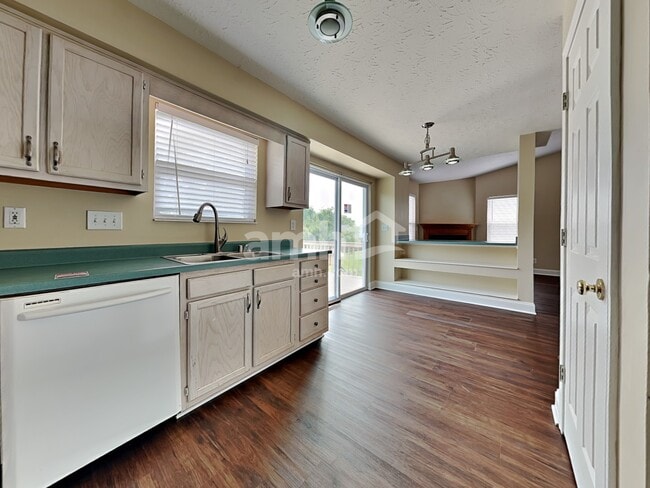 Photo - 2843 Presidential Dr