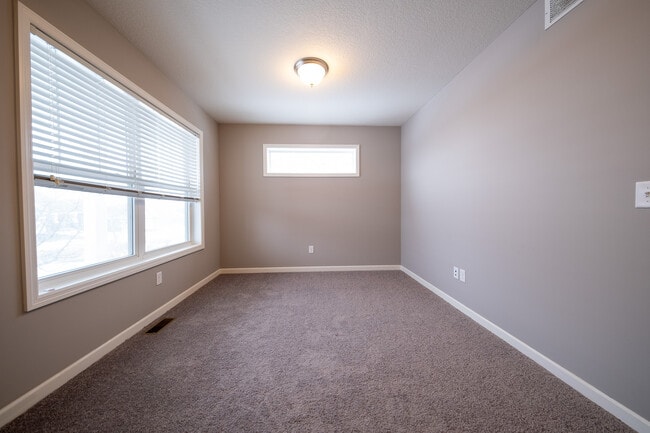 Photo - 20817 Guthrie Dr