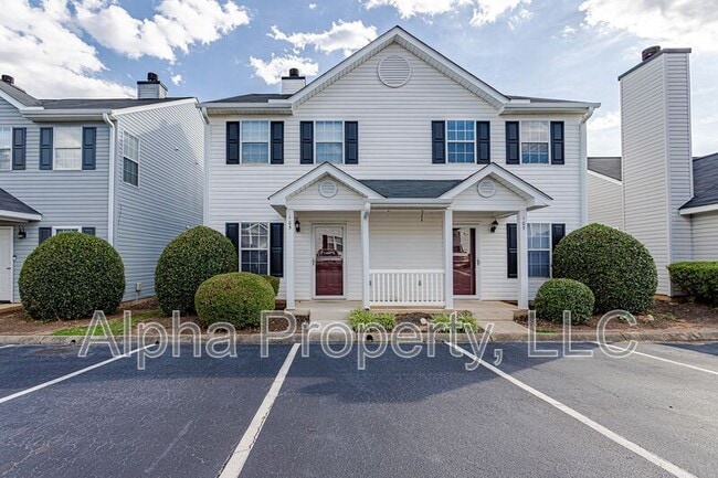 Building Photo - 105 Brushy Hollow Ln
