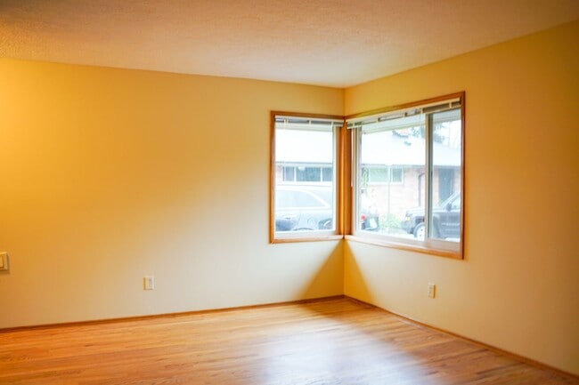 Photo - Close-in SE: Nicely Renovated Mid-Century 3-Bed w/Full Basement! Unidad 3821