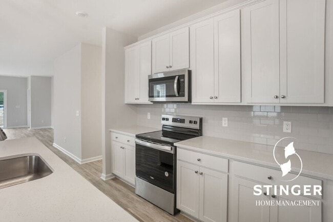 Photo - 585 Dreher Dr