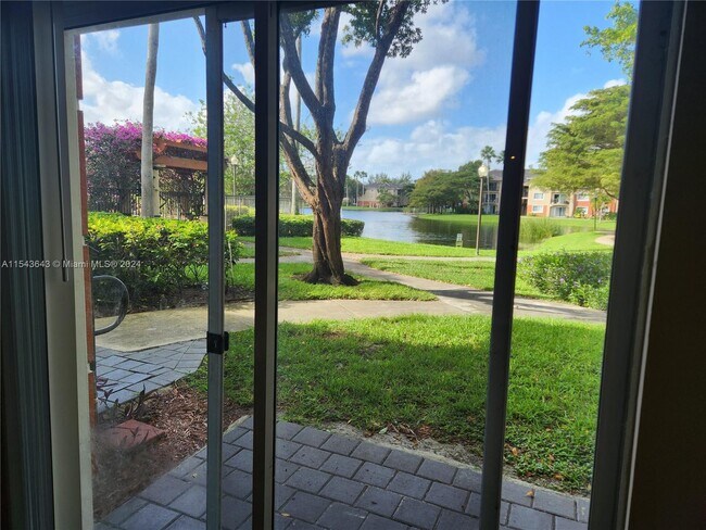 Photo - 4195 N Haverhill Rd Unit 304