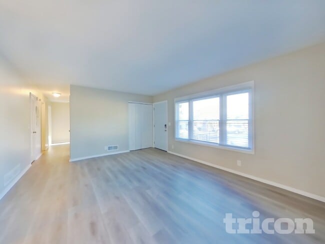 Photo - 2463 Yolanda Trail