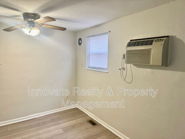 Photo - 9513 Hoff St