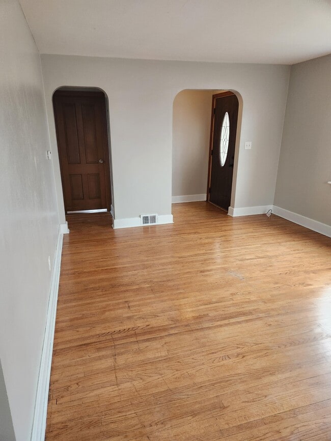 Photo - 715 W College Ave