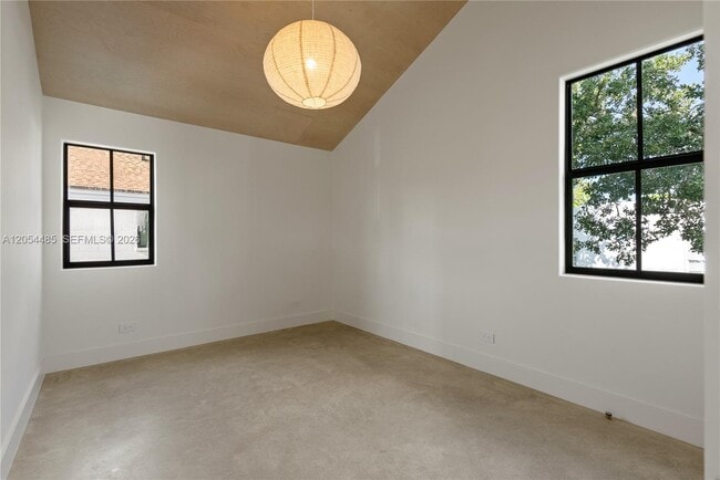 Photo - 3620 Plaza St